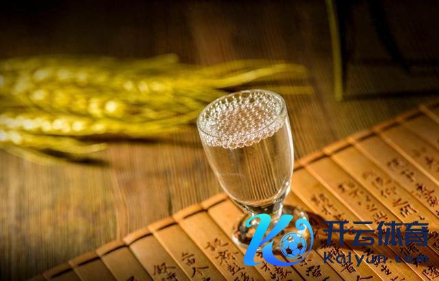 高血压少量酒都不行沾？医师叱咤：高血压喝酒，大意有这几个成果