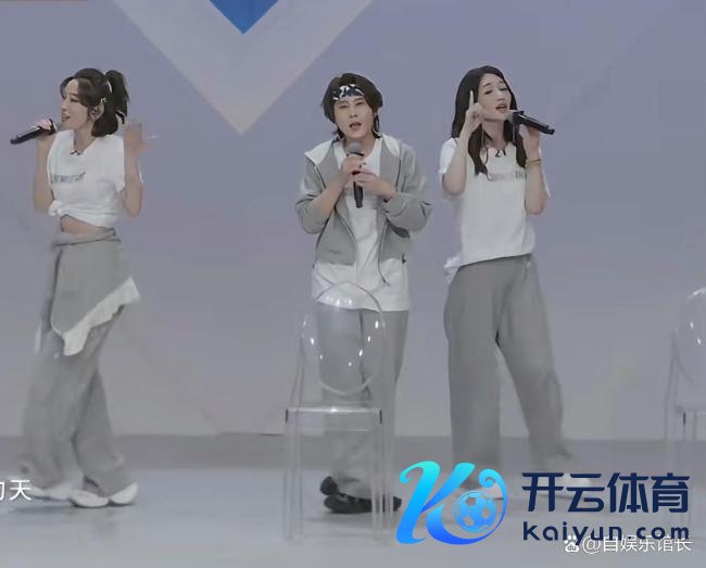 唐艺昕李小冉王濛自拍 姐姐们的前锋防备情